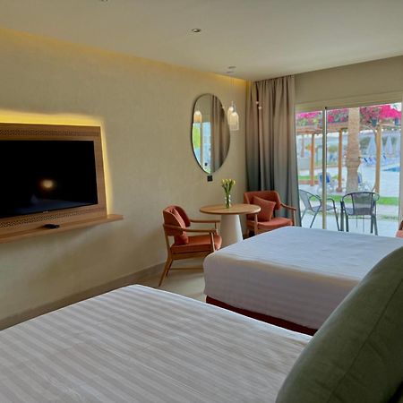 Naama Bay Promenade Beach Resort Managed By Accor Sharm el Sheikh Esterno foto Deluxe room