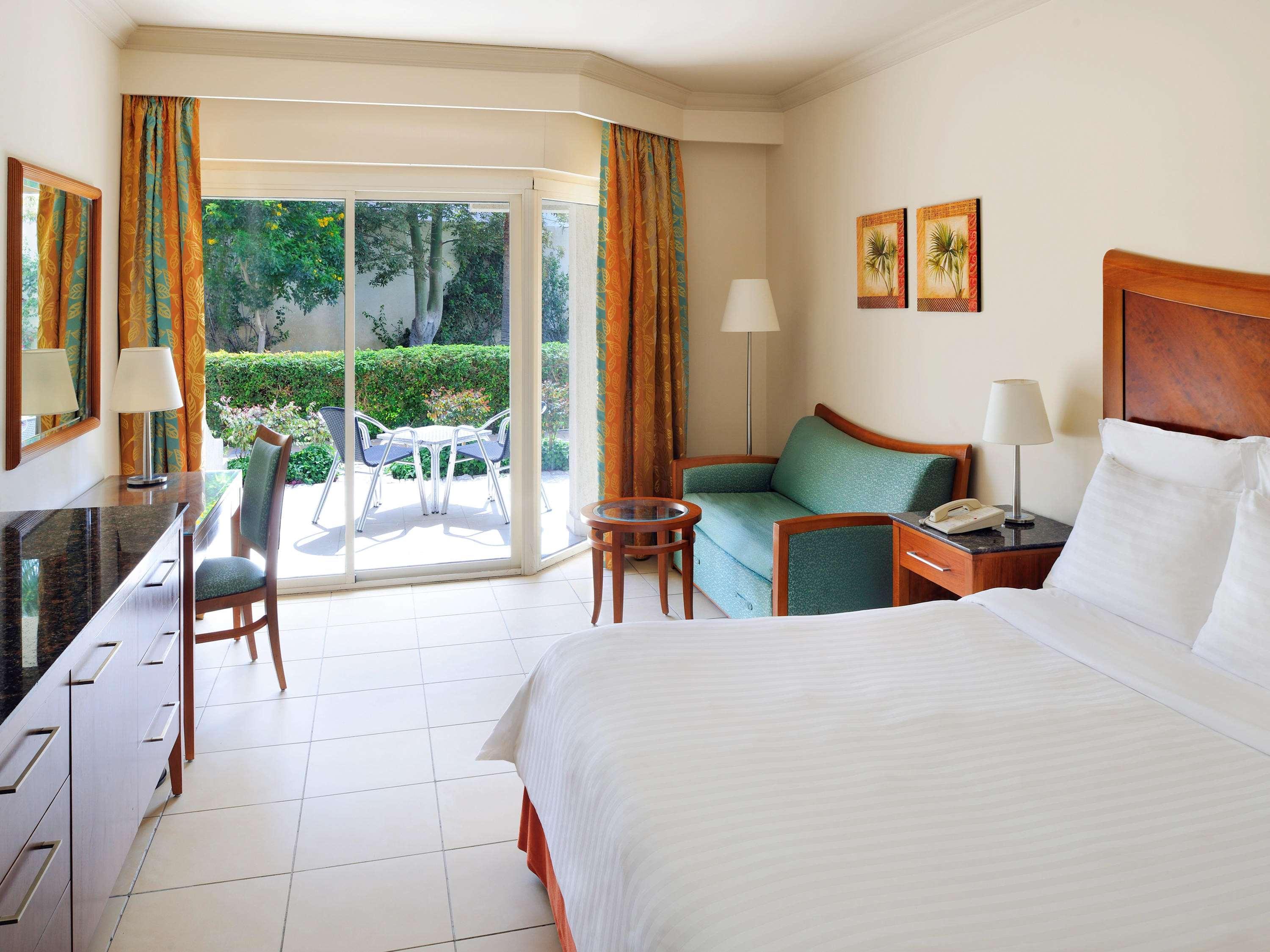 Naama Bay Promenade Beach Resort Managed By Accor Sharm el Sheikh Esterno foto A typical room at the Sheraton Athens Hotel