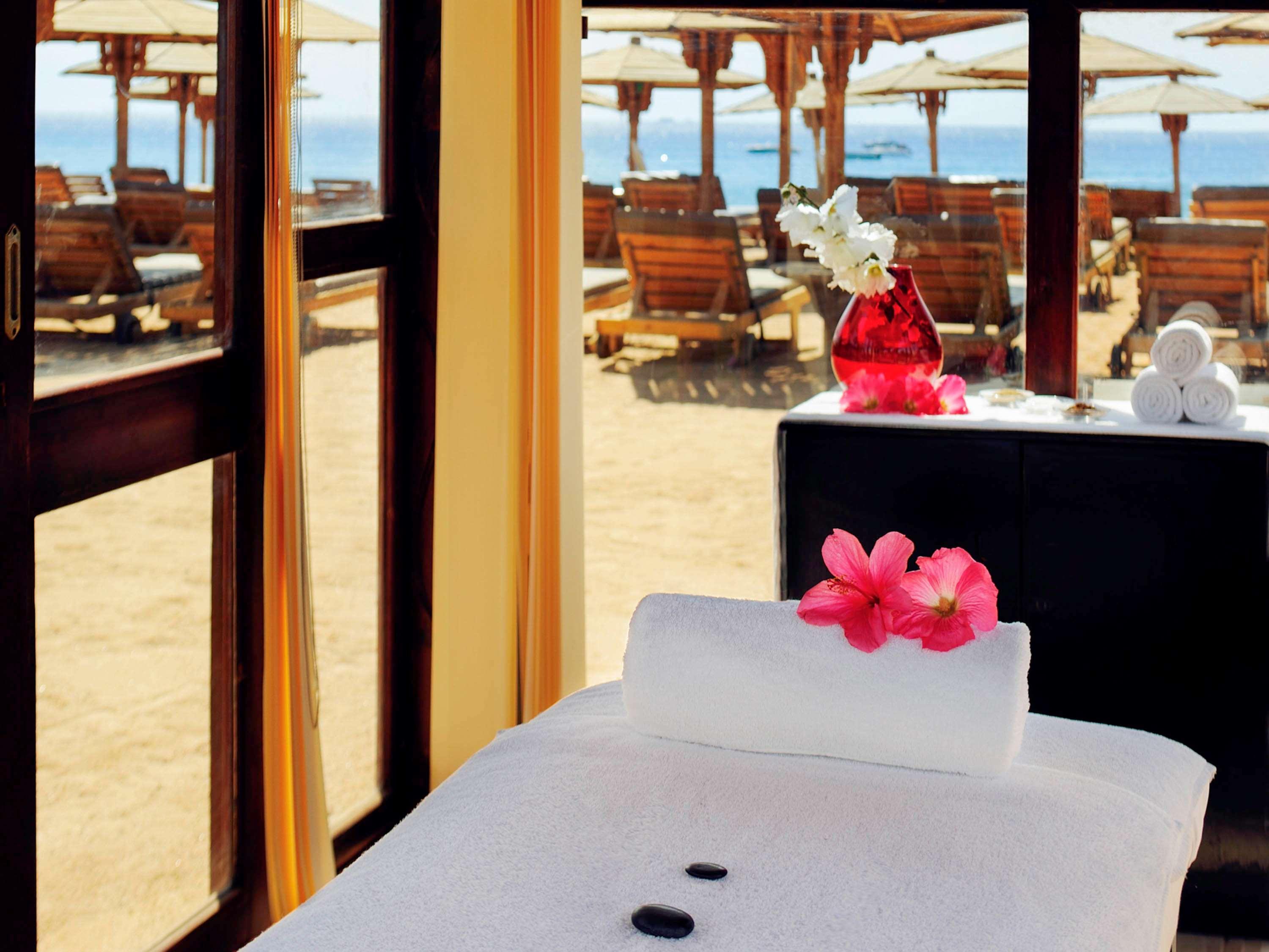 Naama Bay Promenade Beach Resort Managed By Accor Sharm el Sheikh Esterno foto Spa at the Hilton Maldives