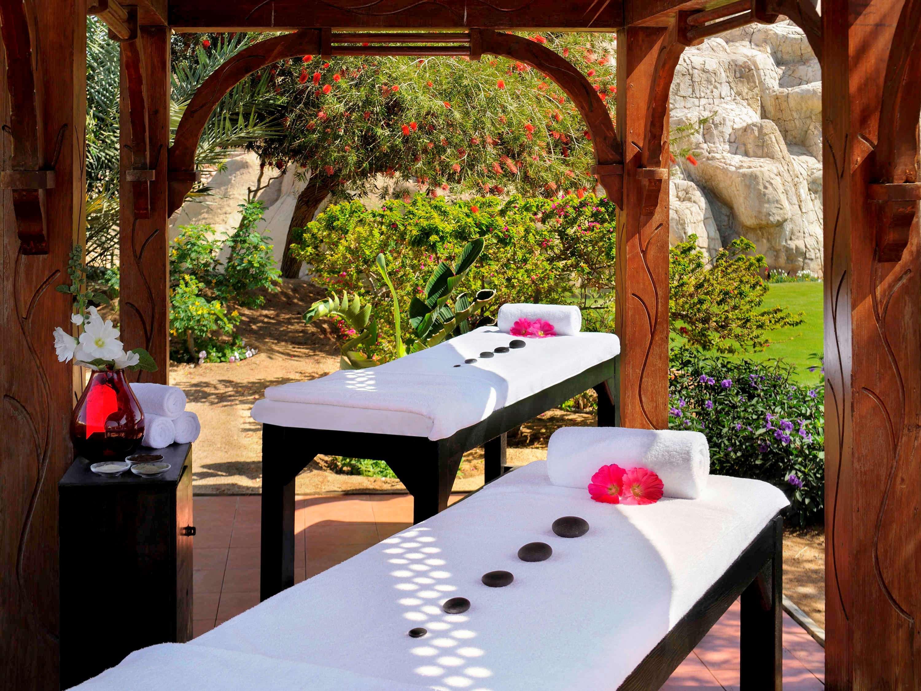 Naama Bay Promenade Beach Resort Managed By Accor Sharm el Sheikh Esterno foto Spa at the Royal Mirage
