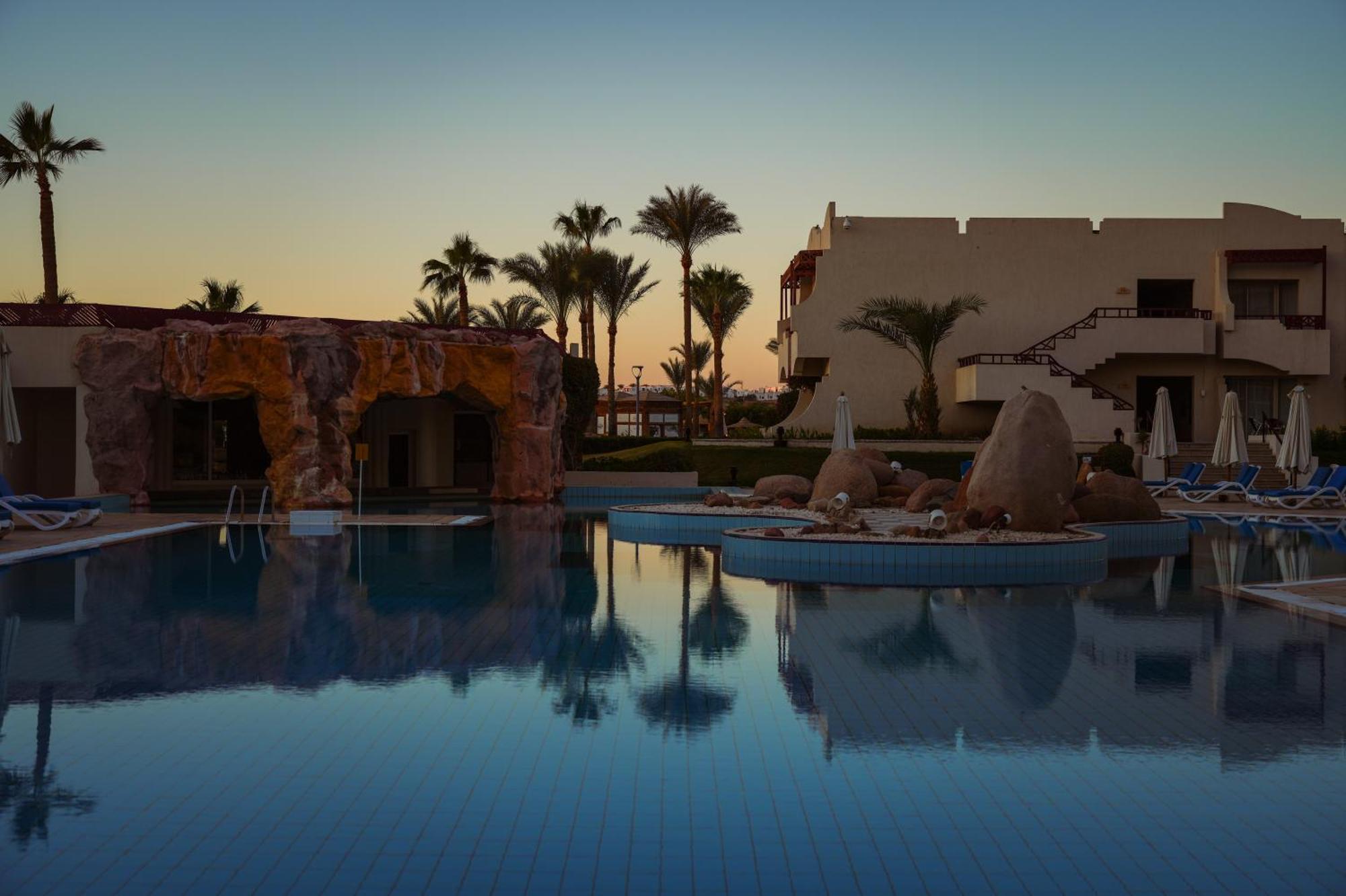 Naama Bay Promenade Beach Resort Managed By Accor Sharm el Sheikh Esterno foto Sunrise Grand Select Crystal Bay Resort