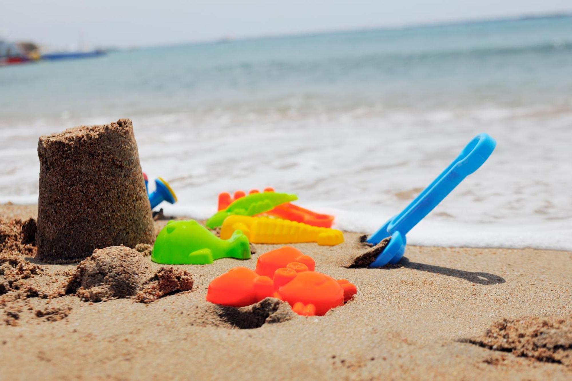 Naama Bay Promenade Beach Resort Managed By Accor Sharm el Sheikh Esterno foto Beach toys