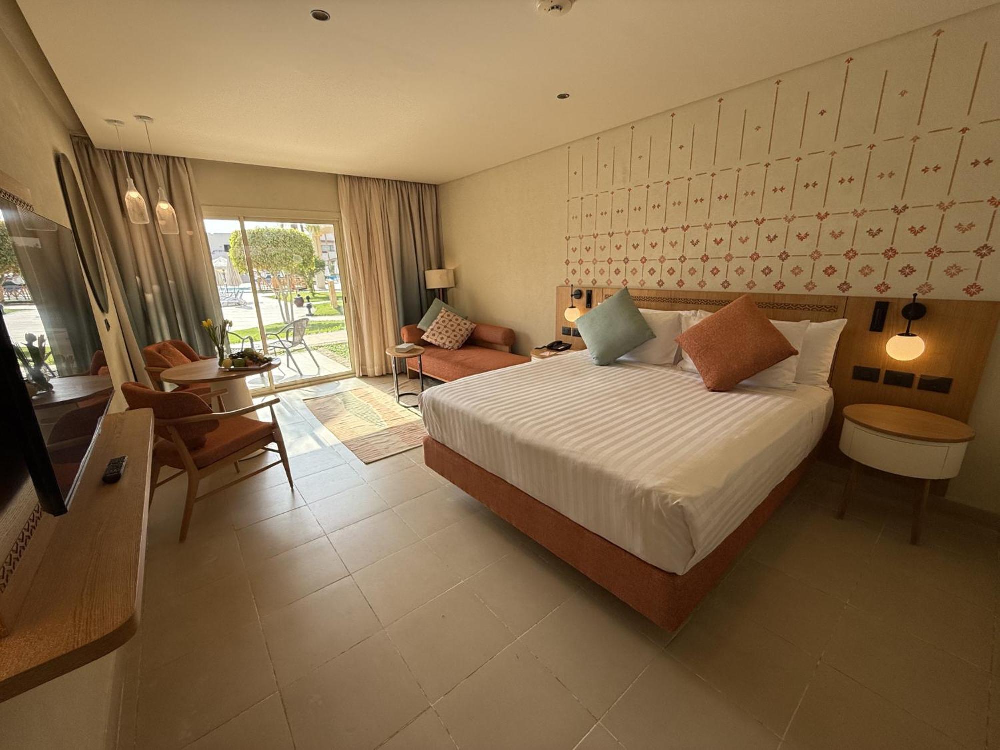 Naama Bay Promenade Beach Resort Managed By Accor Sharm el Sheikh Esterno foto Deluxe room at the hotel